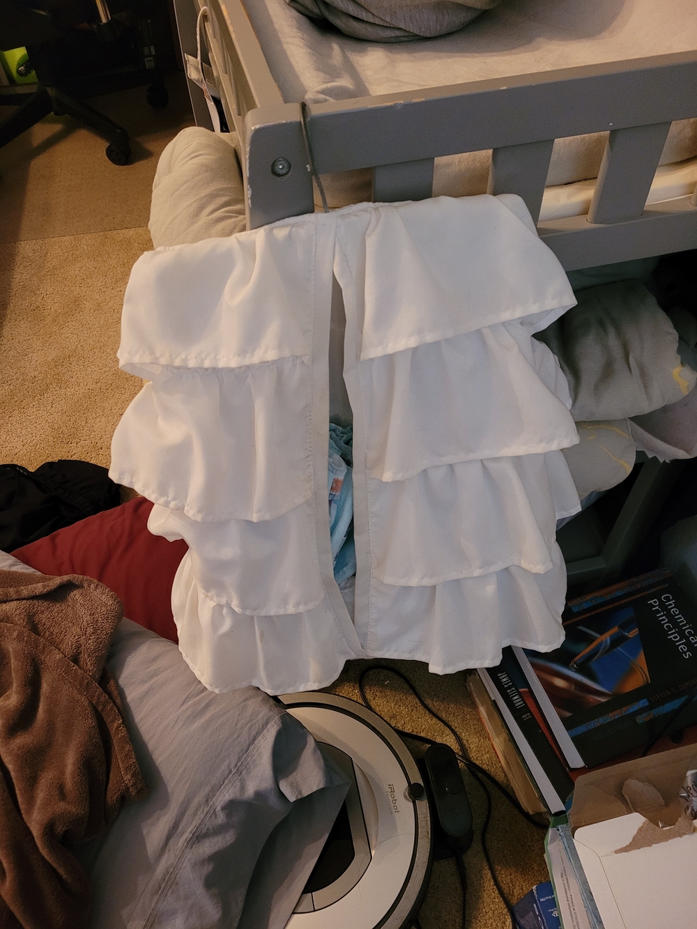 Levetex White Ruffled Diaper Pail
